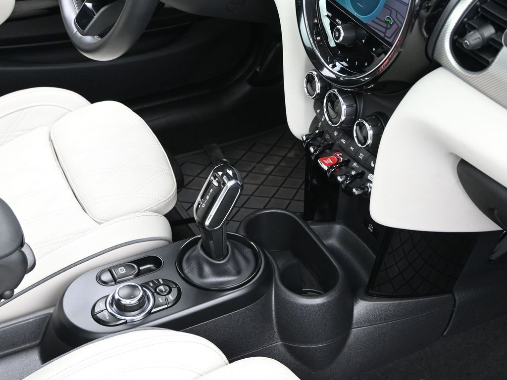 Used 2023 MINI Cooper S w/ Driver Assistance Package image 33