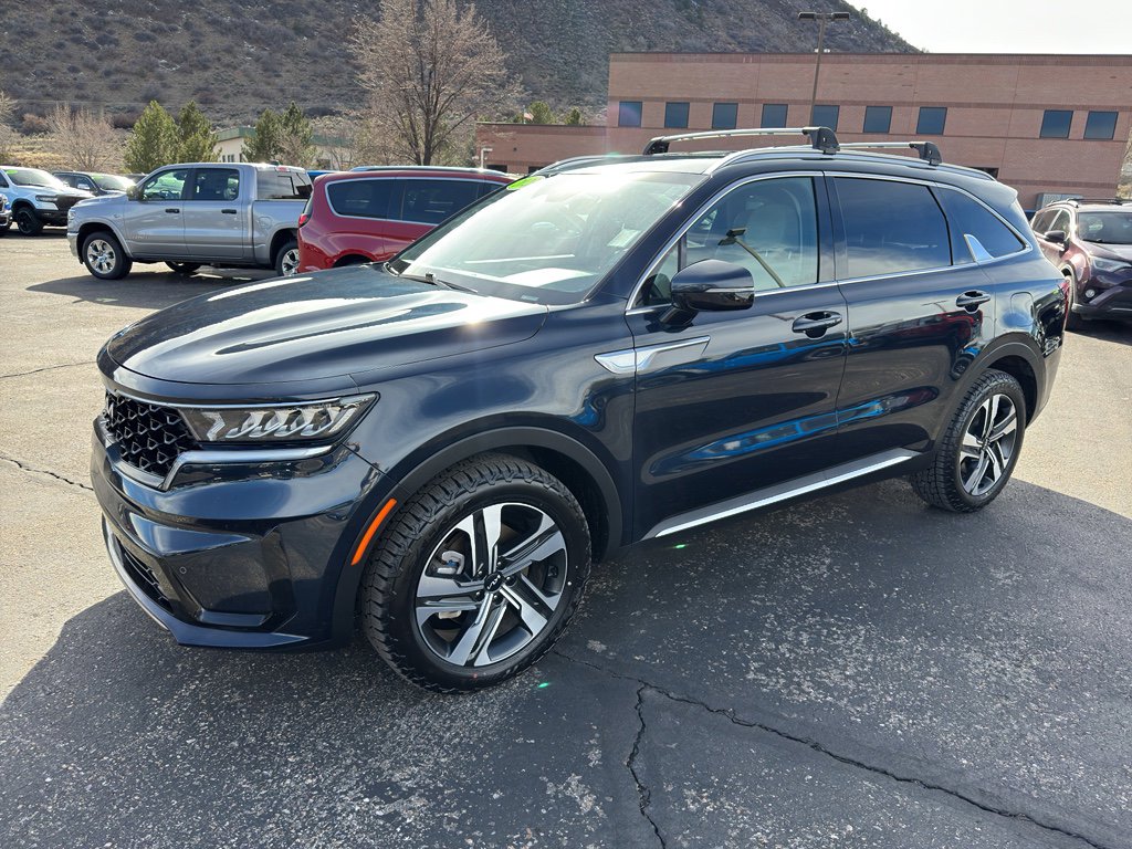 Used 2023 Kia Sorento EX image 3