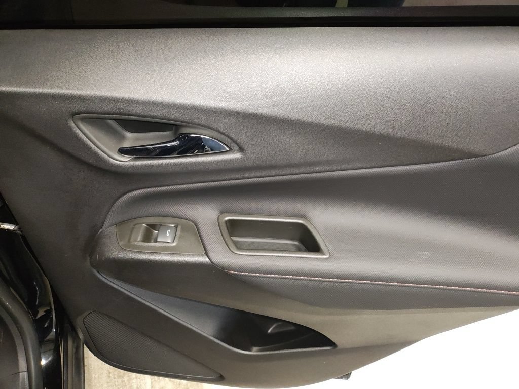 Used 2023 Chevrolet Equinox RS w/ LPO, Floor Liner Package FWD image 14