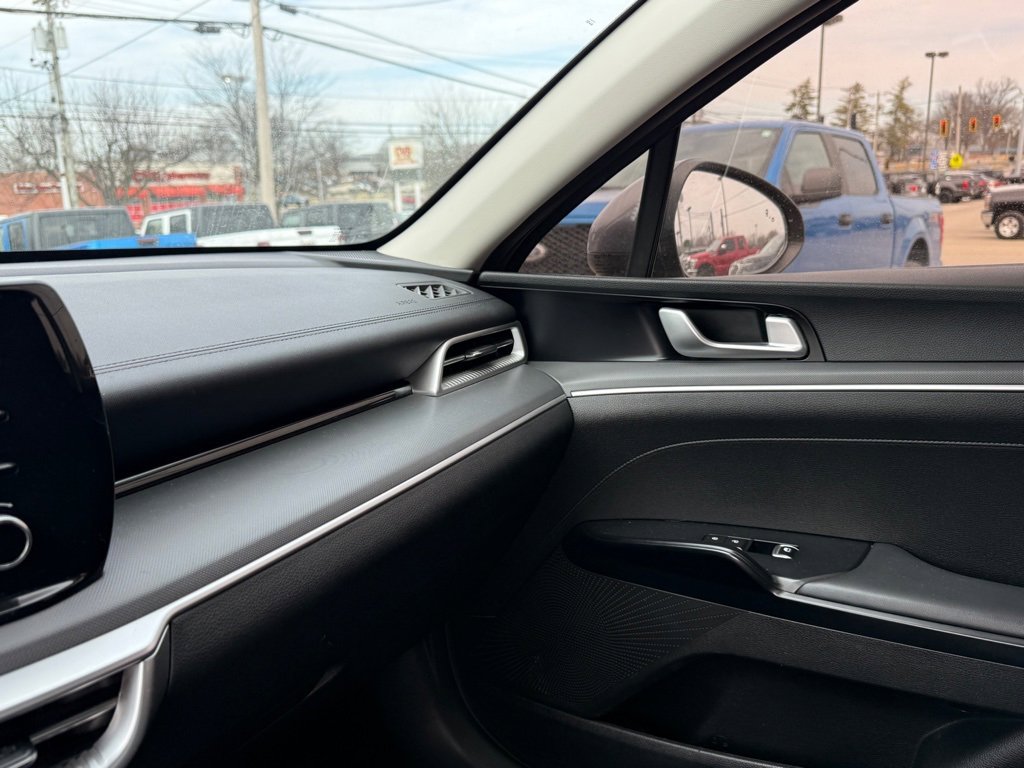 Used 2021 Kia K5 LXS image 24