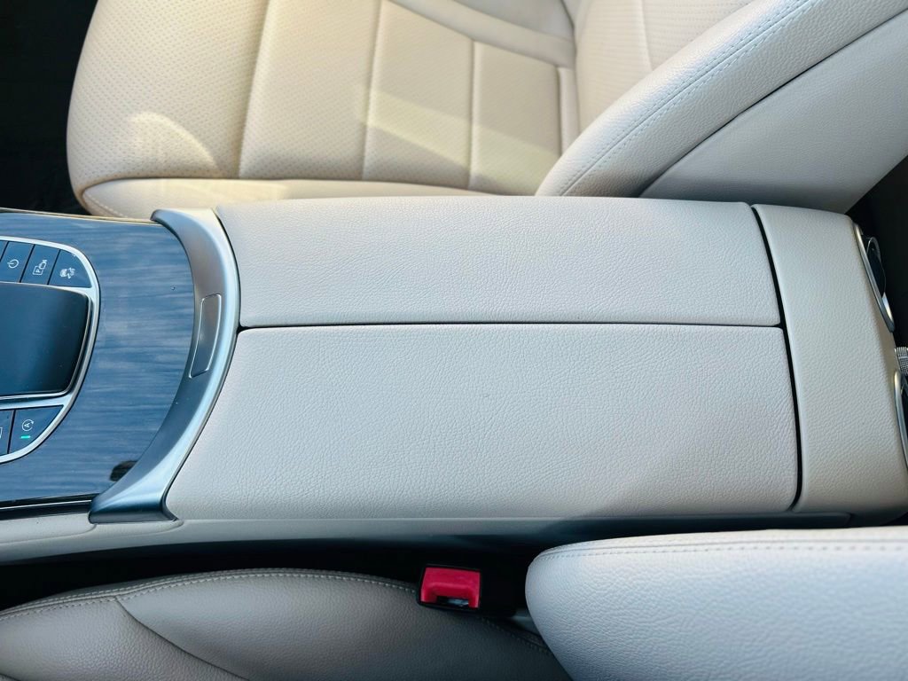 Used 2021 Mercedes-Benz GLC 300 image 34