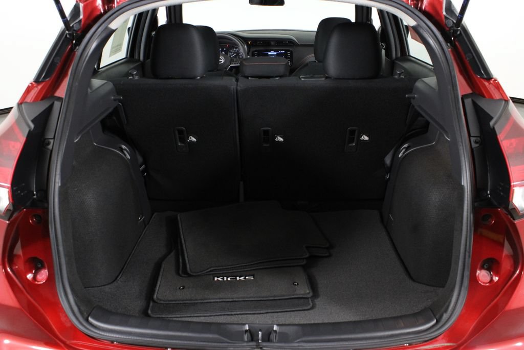 Certified 2024 Nissan Kicks SR FWD image 18