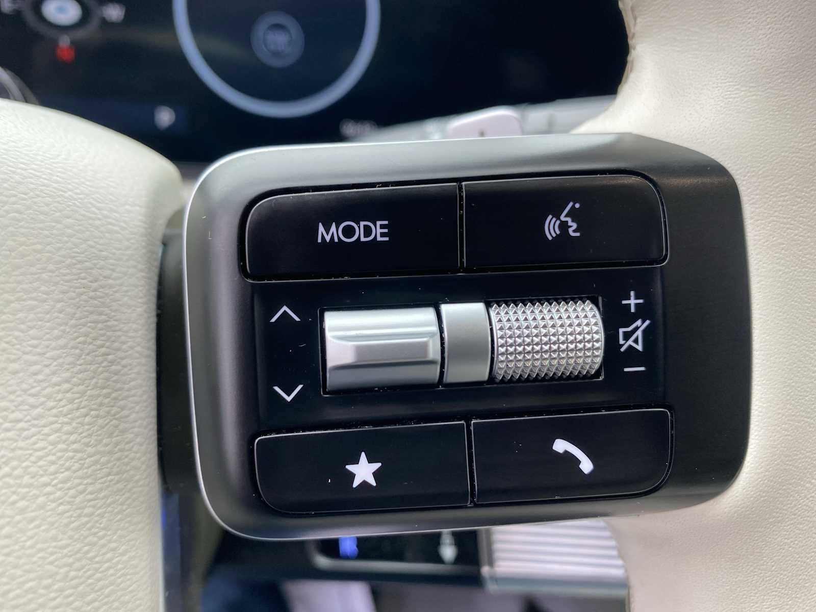 Certified 2025 Hyundai Santa Fe Calligraphy image 21