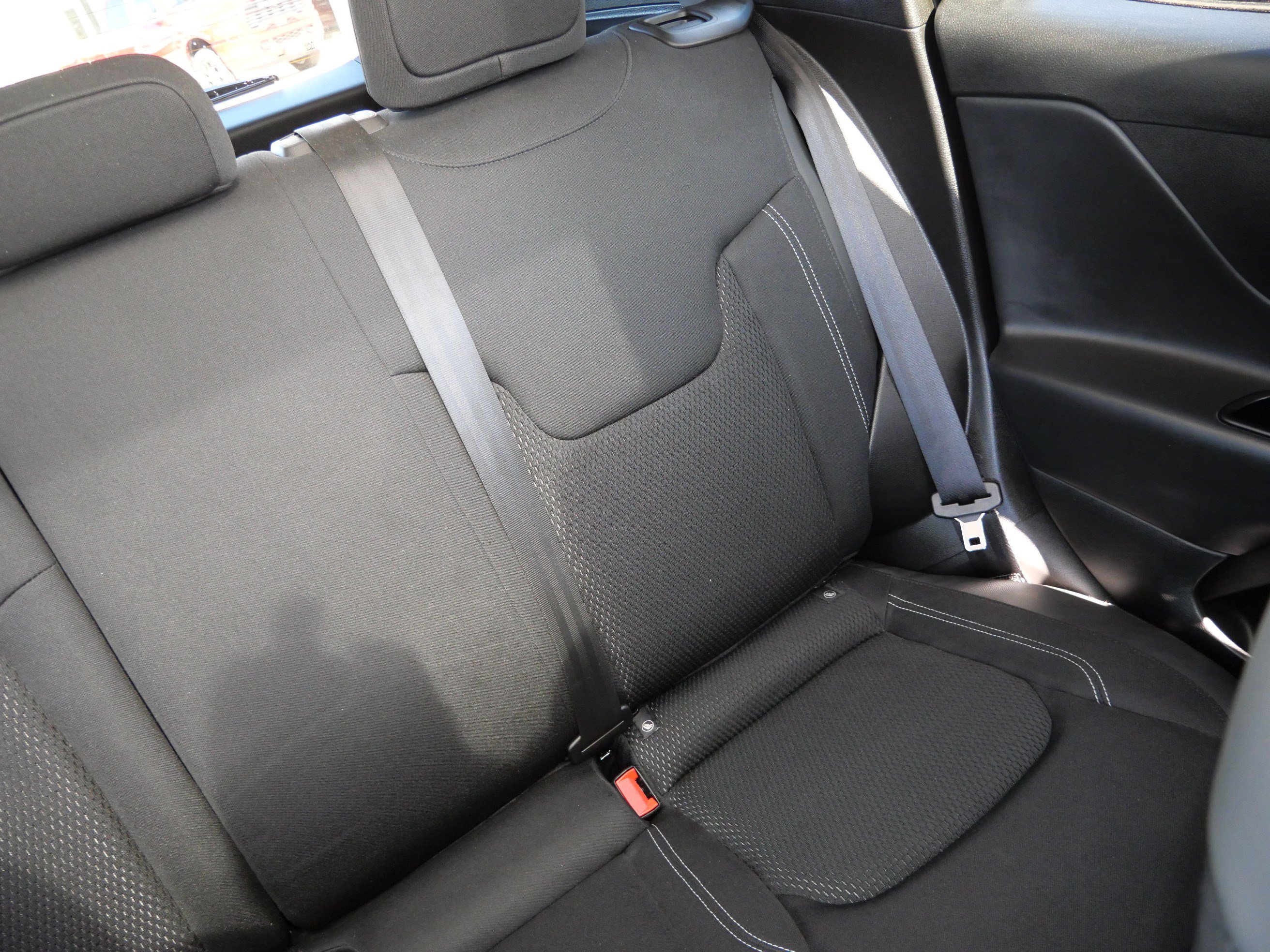 Used 2023 Jeep Renegade Latitude w/ Sun/Sound Group AWD/4WD image 14