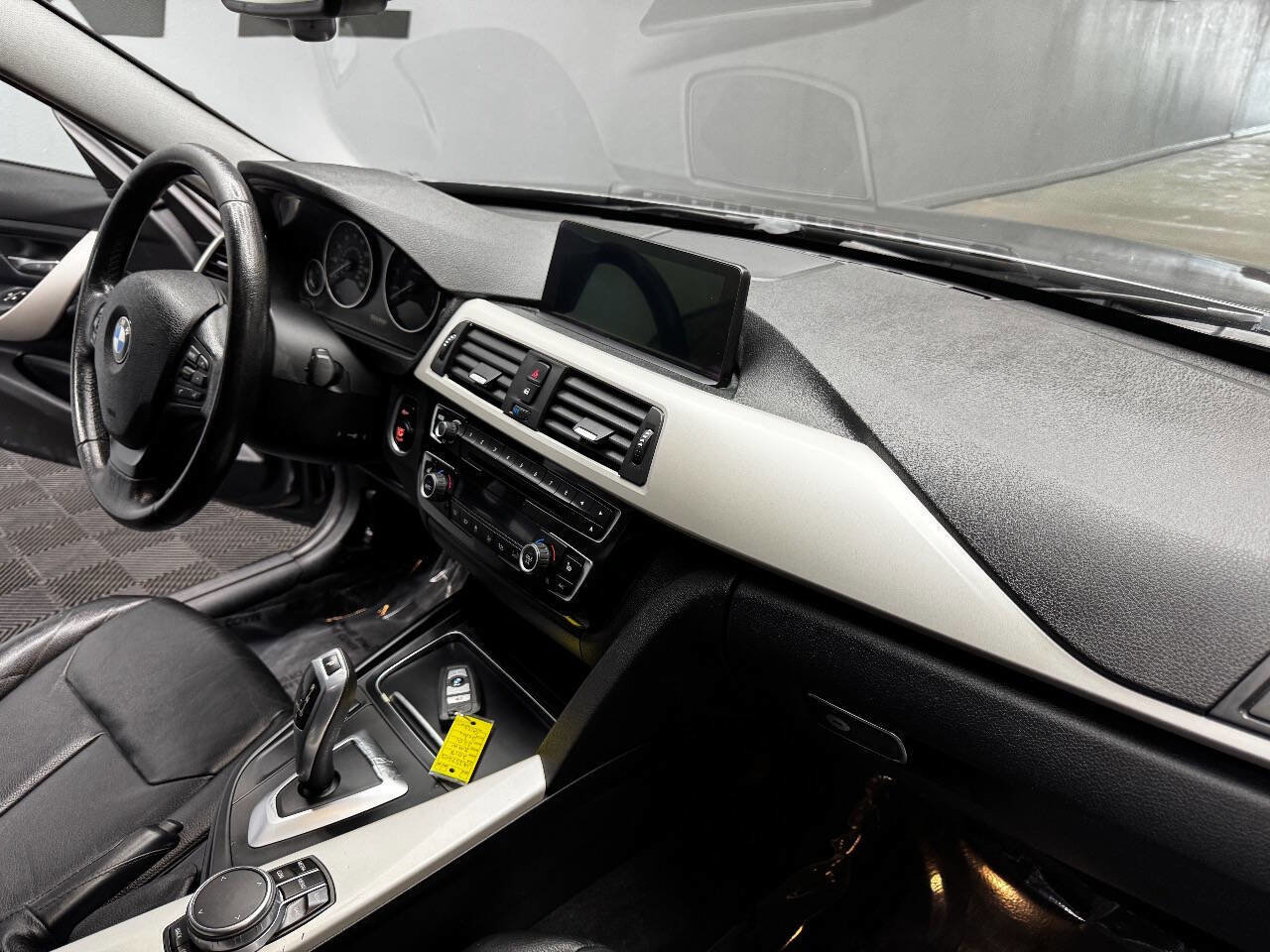 Used 2018 BMW 320i xDrive Sedan image 52