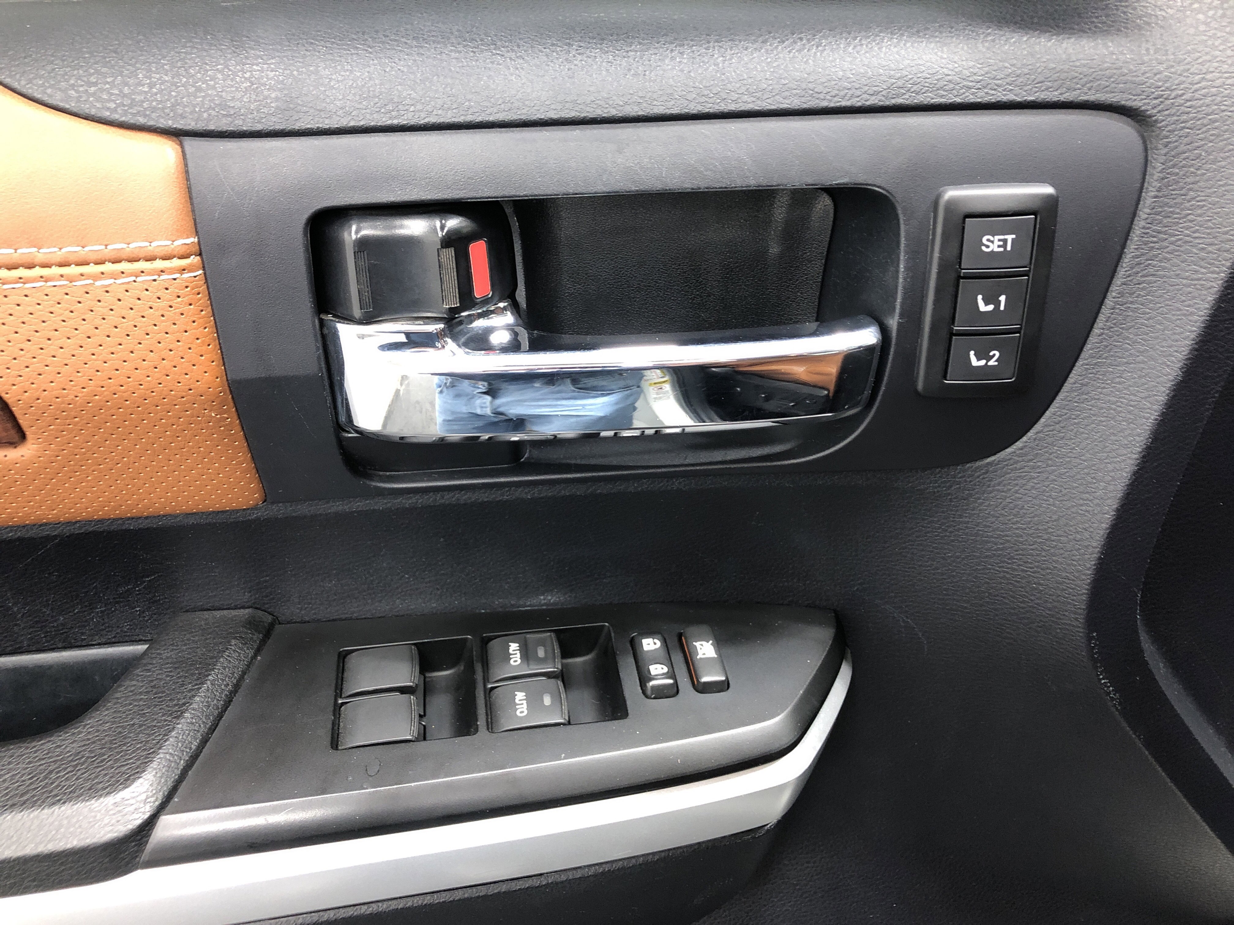 Used 2015 Toyota Tundra 1794 Edition image 15