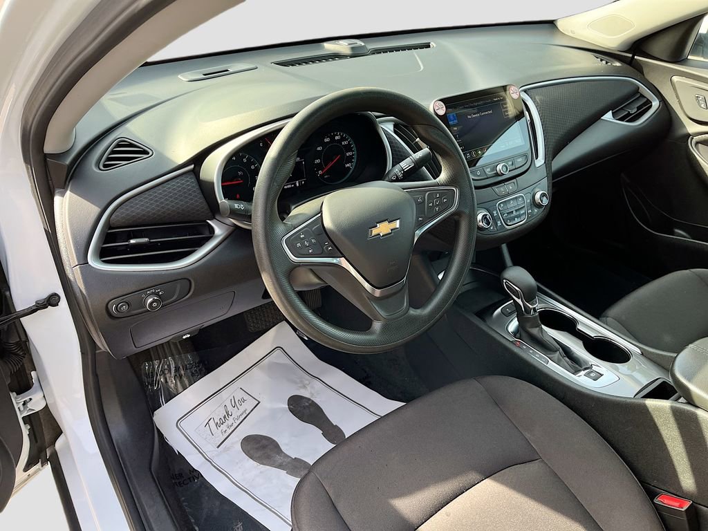 Used 2025 Chevrolet Malibu LT FWD image 16