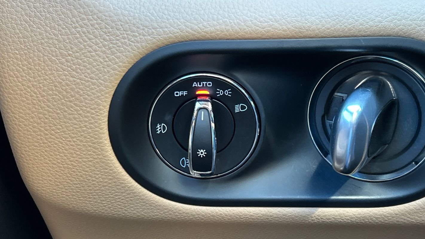 Used 2017 Porsche Macan S image 24