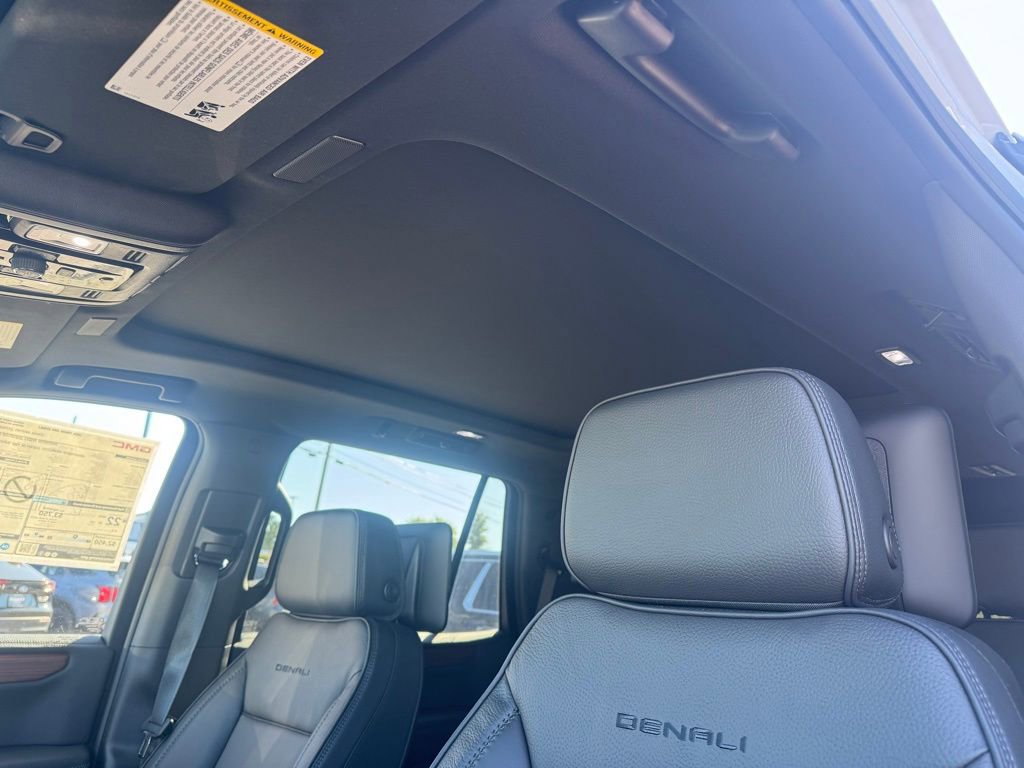 New 2026 GMC Yukon Denali w/ Denali Reserve Package image 18