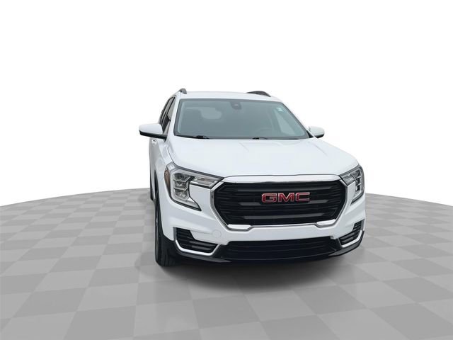 Certified 2024 GMC Terrain SLE w/ Driver Convenience Package FWD image 3