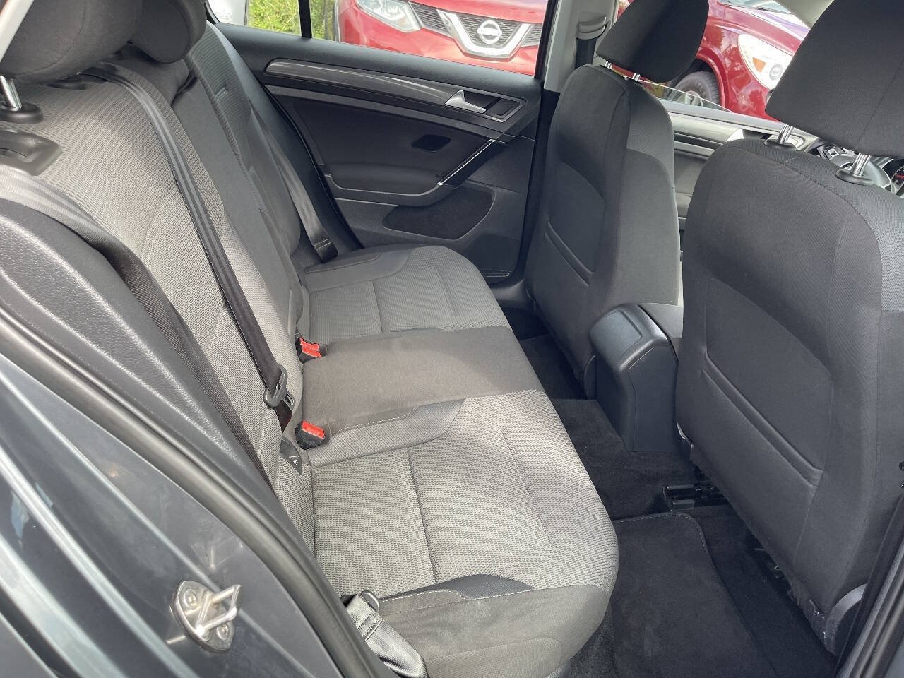 Used 2018 Volkswagen Golf S FWD image 22