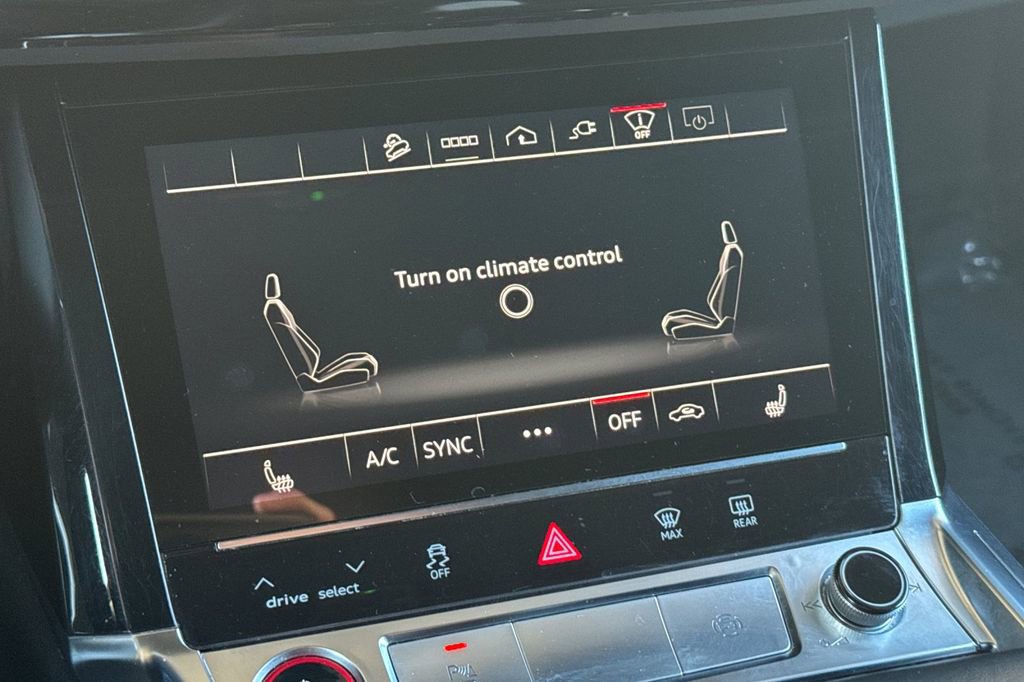 Used 2022 Audi e-tron S Prestige image 19