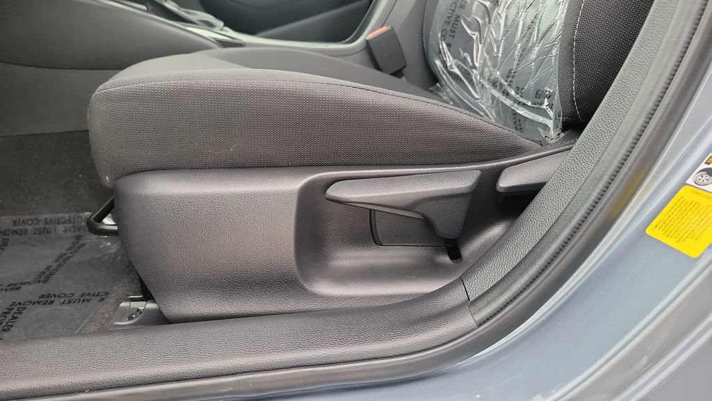 Used 2025 Toyota Corolla LE FWD image 16