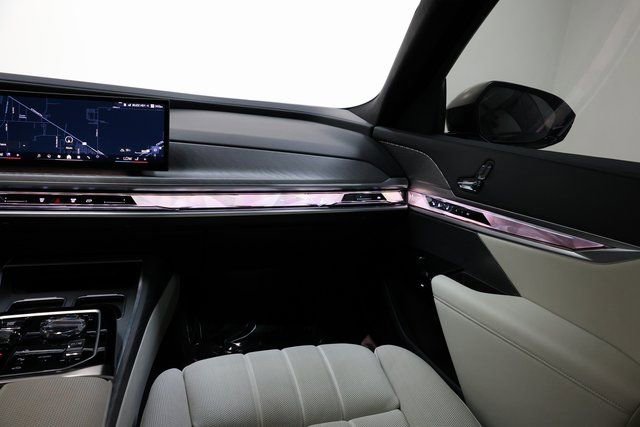Used 2024 BMW 760i xDrive w/ Executive Package image 89