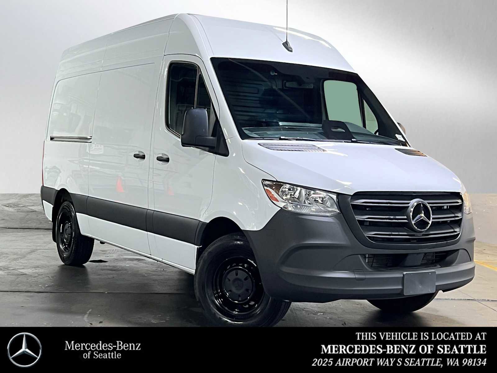 Used 2025 Mercedes-Benz Sprinter 2500 image 1