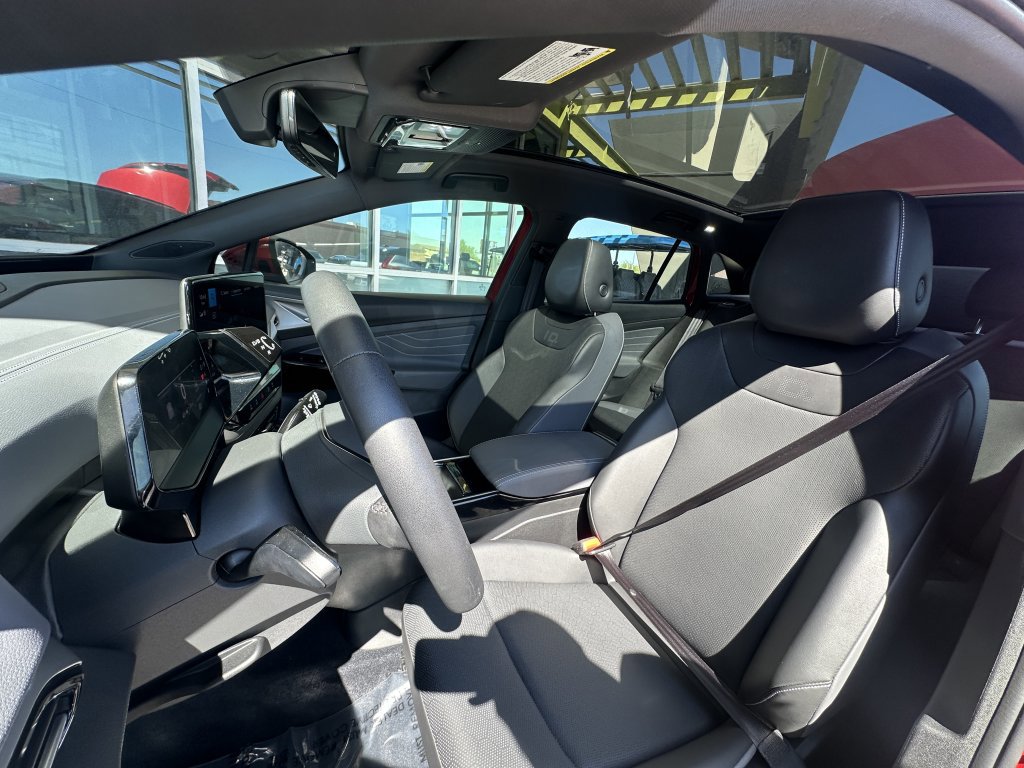 Used 2023 Volkswagen ID.4 S image 39