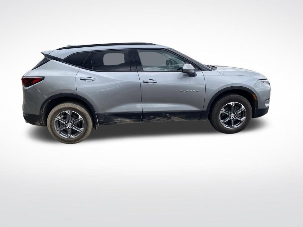 Used 2024 Chevrolet Blazer LT w/ Convenience Package FWD image 8