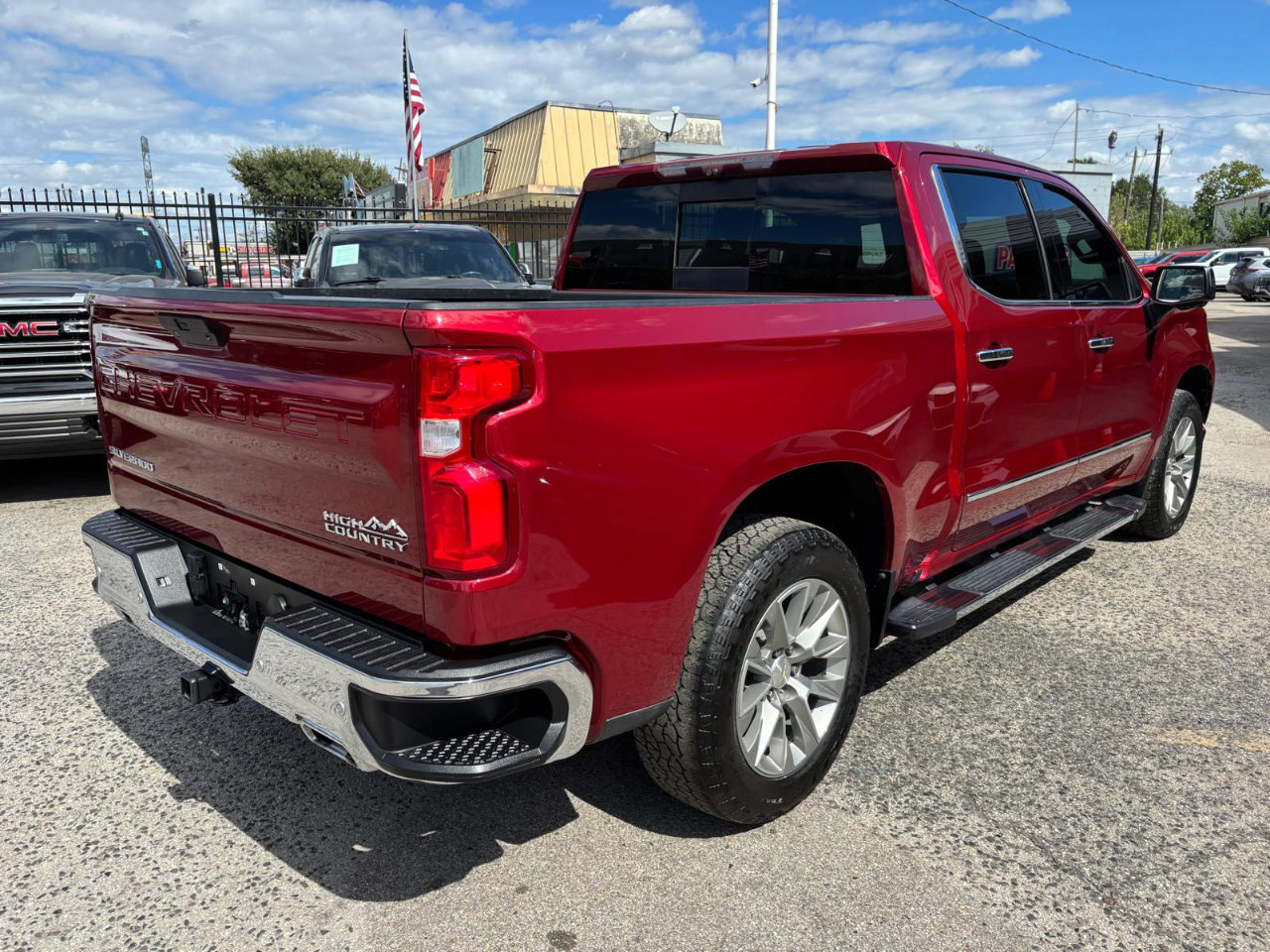 Used 2020 Chevrolet Silverado 1500 High Country w/ Technology Package image 5