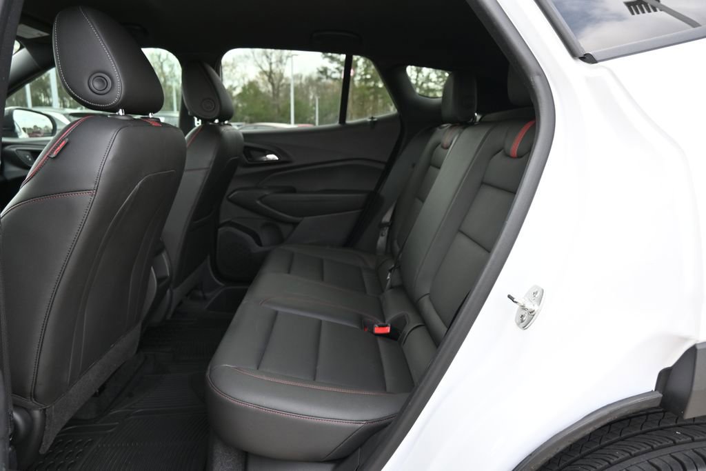 Used 2025 Chevrolet Trax RS w/ Driver Confidence Package image 17