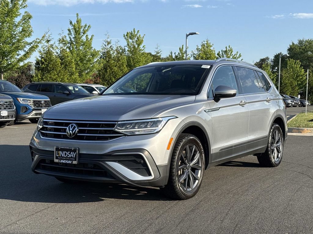 Used 2023 Volkswagen Tiguan SE AWD/4WD image 6