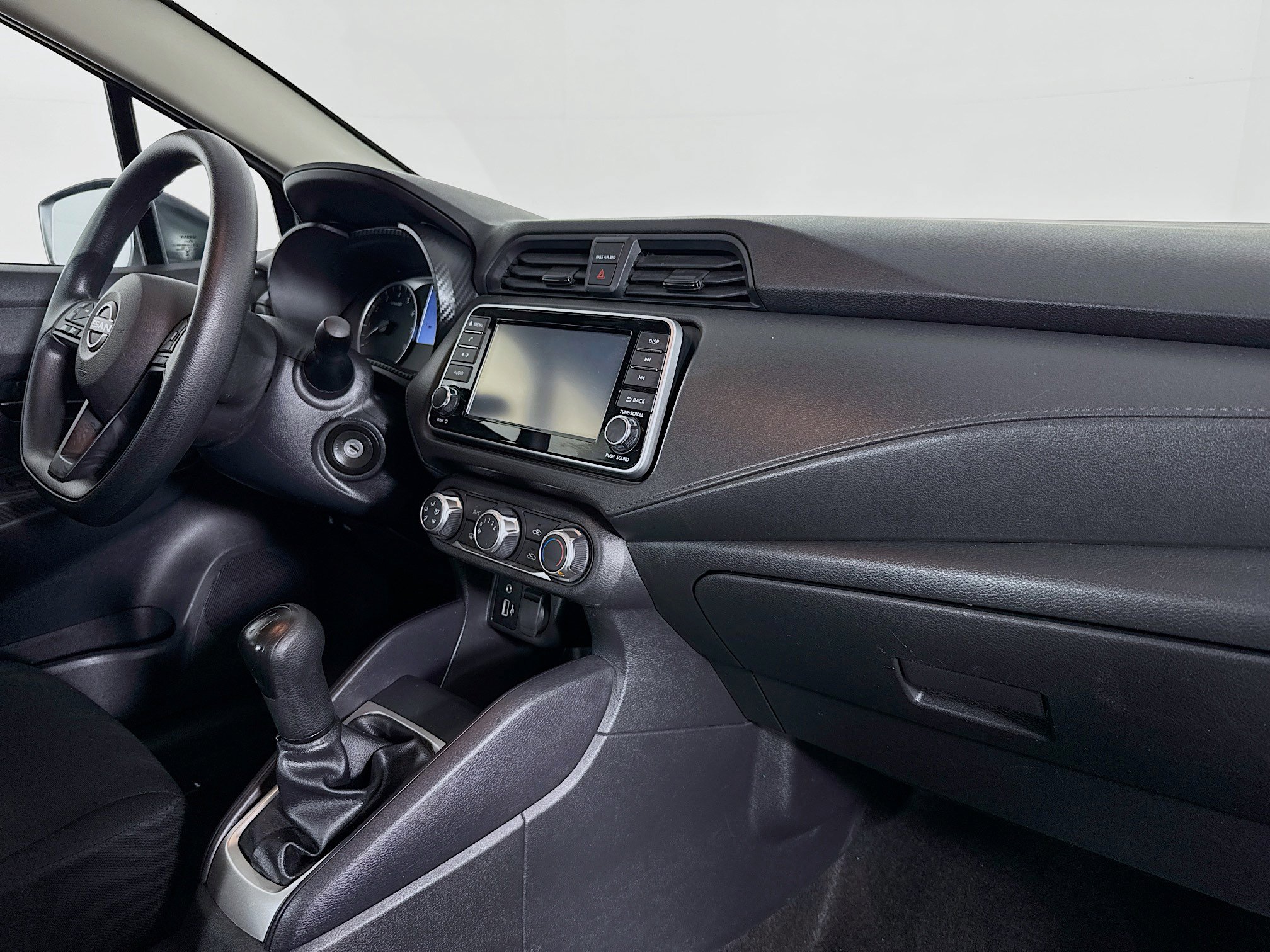 Used 2024 Nissan Versa S image 28