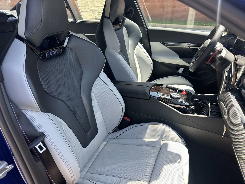 New 2026 BMW M5 w/ Carbon Package image 24