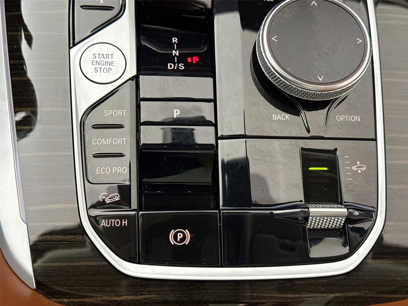 Used 2023 BMW X7 xDrive40i w/ Premium Package image 29