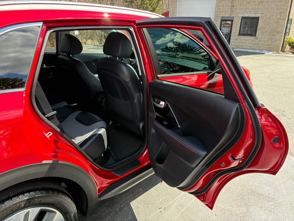 Used 2022 Kia Niro EX w/ Cold Weather Package image 12