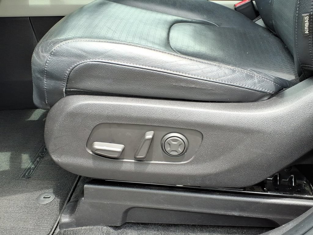 Used 2022 Kia Carnival SX Prestige FWD image 26