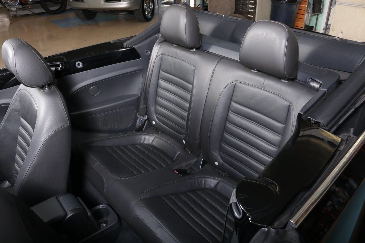 Used 2013 Volkswagen Beetle 2.0T image 29