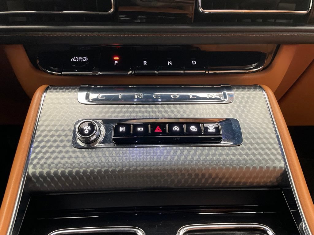 Used 2025 Lincoln Aviator Black Label AWD/4WD image 14