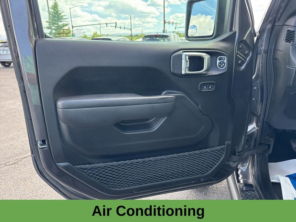 Used 2025 Jeep Wrangler Unlimited Rubicon w/ Convenience Group AWD/4WD image 13