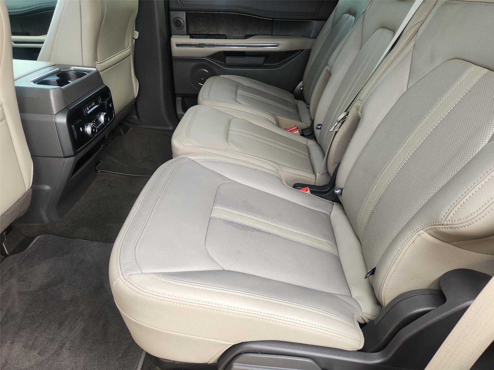 Used 2019 Ford Expedition Limited w/ Equipment Group 302A AWD/4WD image 26
