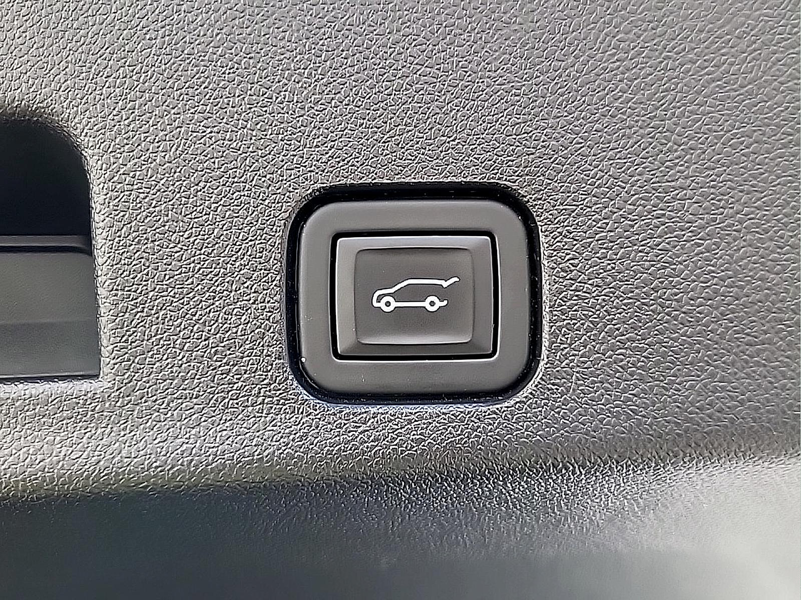 Used 2024 Chevrolet Traverse Z71 w/ Enhanced Driving Package AWD/4WD image 32