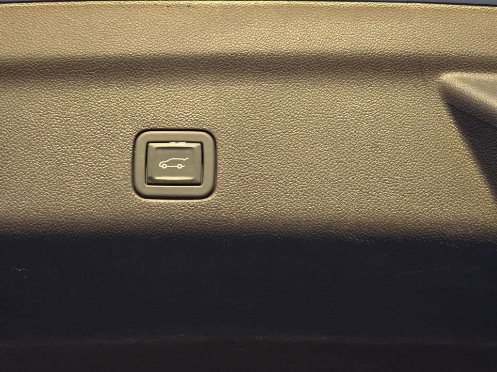 Used 2024 GMC Yukon Denali image 14