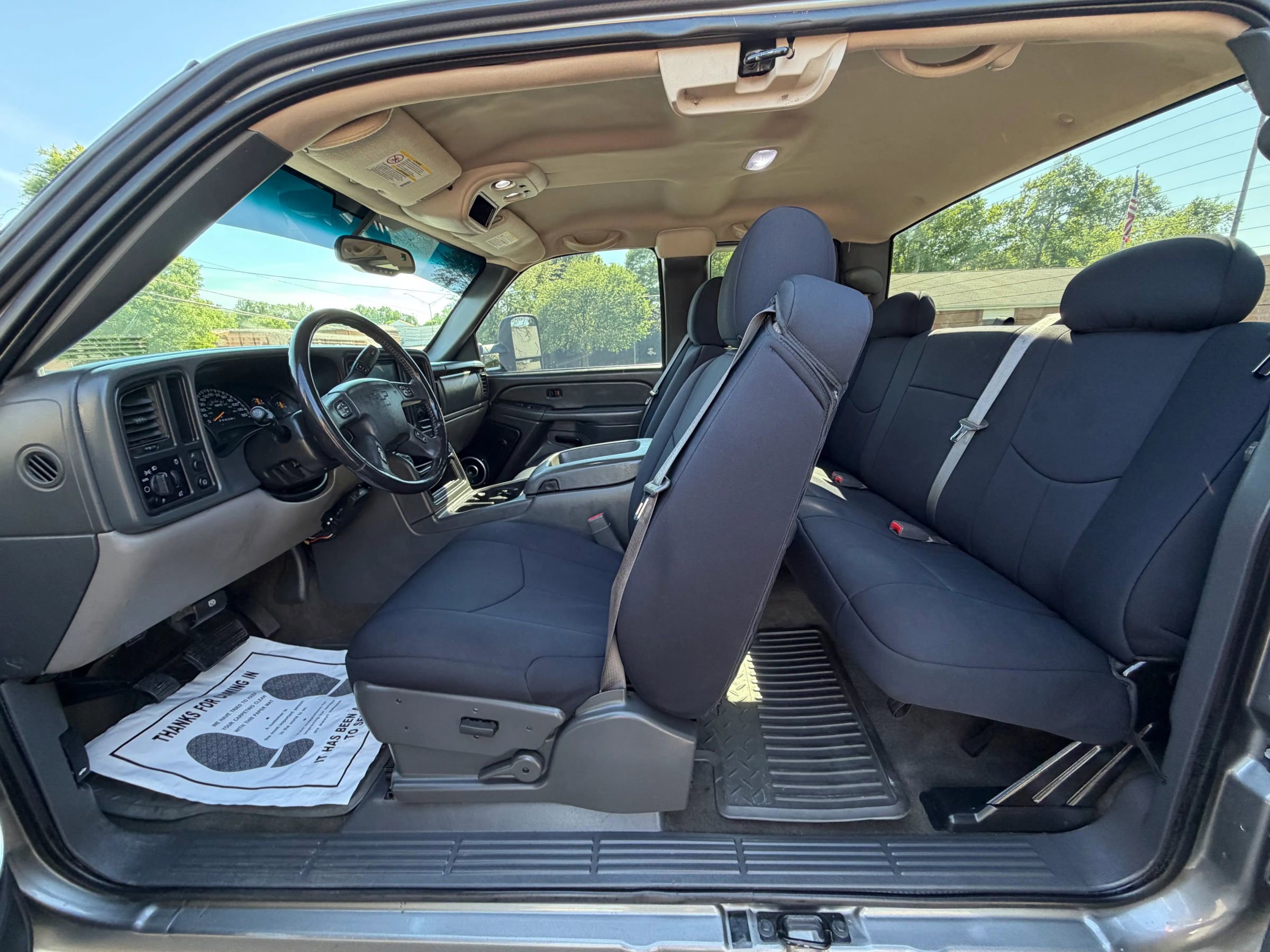 Used 2006 Chevrolet Silverado 2500 LT w/ Heavy-Duty Power Package image 17