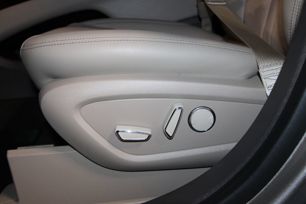 Used 2021 Lincoln Nautilus Reserve w/ Equipment Group 202A AWD/4WD image 9
