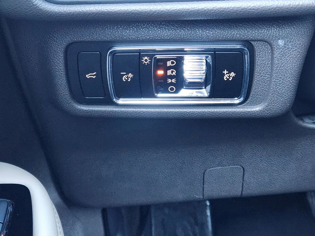 Used 2024 Lincoln Corsair Premiere w/ Equipment Group 101A image 33