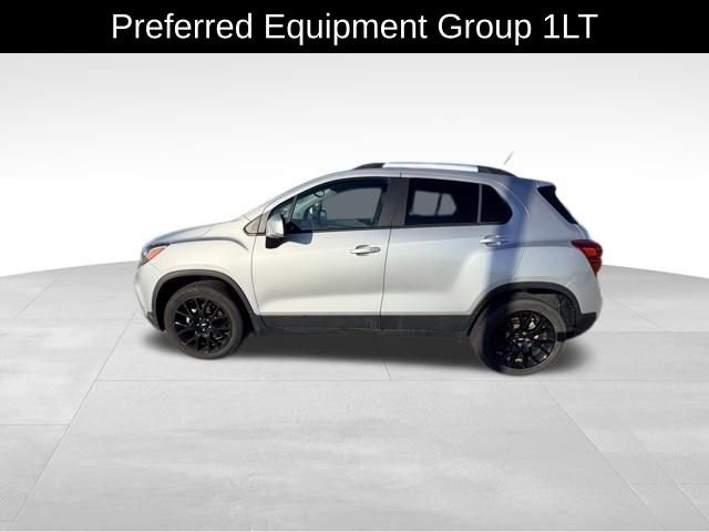 Used 2022 Chevrolet Trax LT w/ Sport Edition image 4