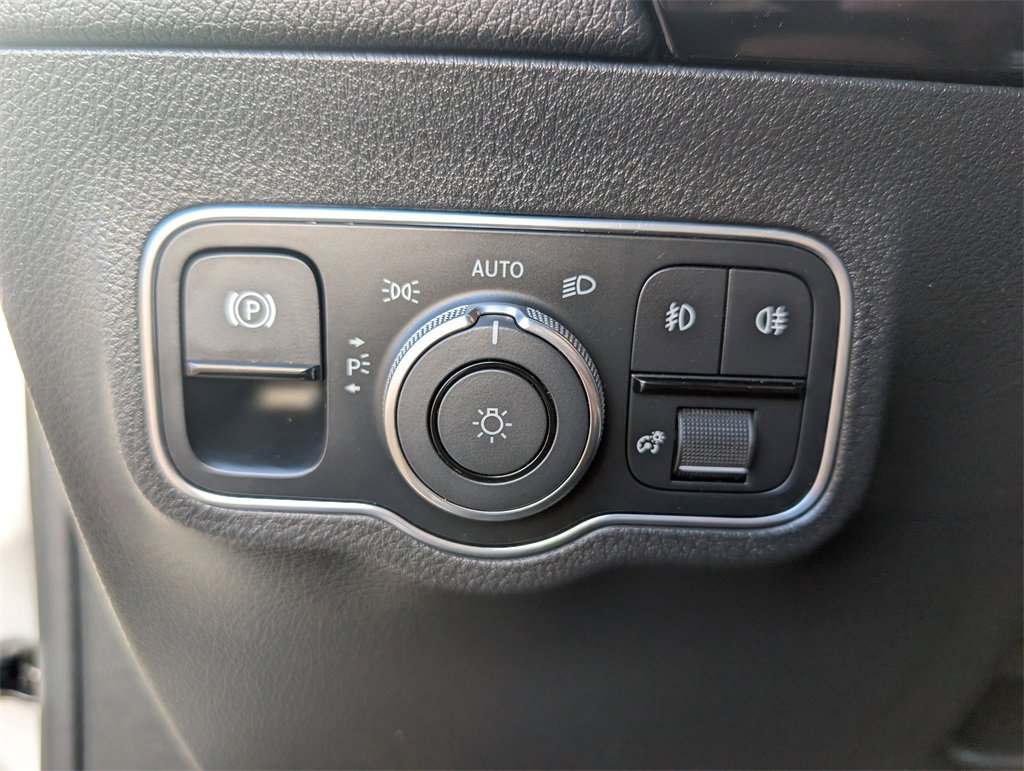 Used 2022 Mercedes-Benz GLA 250 4MATIC image 36