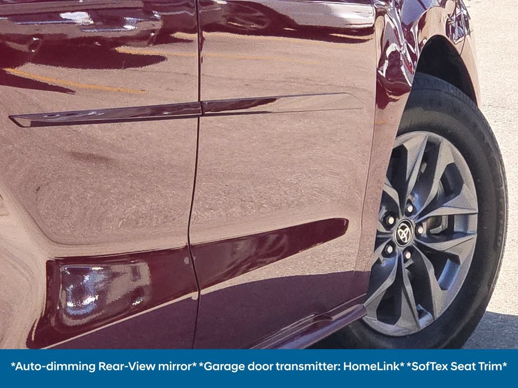 Used 2023 Toyota Sienna XLE FWD image 20