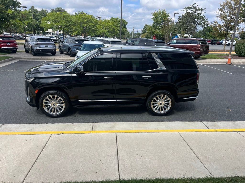Used 2024 Cadillac Escalade Premium Luxury AWD/4WD image 6