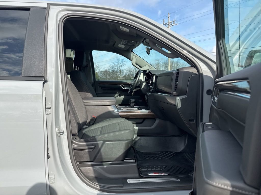 Used 2024 Chevrolet Silverado 1500 LT Trail Boss w/ Convenience Package II AWD/4WD image 22