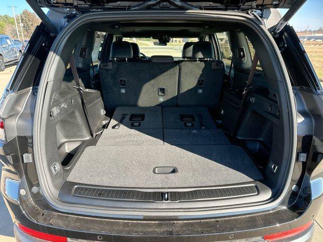 New 2025 Jeep Grand Cherokee L Altitude RWD image 24
