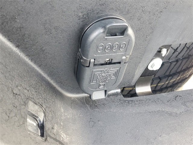 Used 2024 Chevrolet Silverado 2500 Custom w/ Custom Value Package image 6