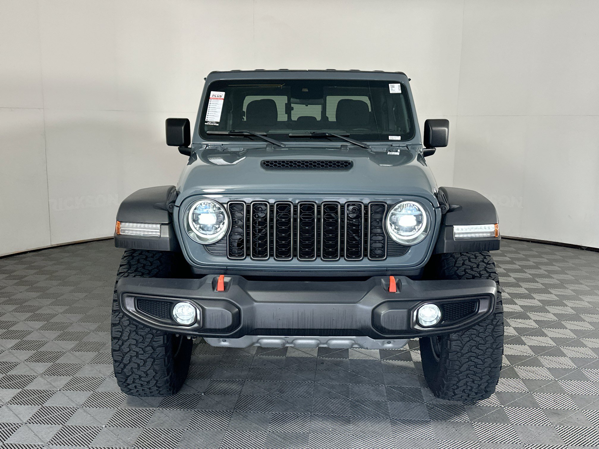 Used 2024 Jeep Gladiator Mojave w/ Convenience Group AWD/4WD image 8