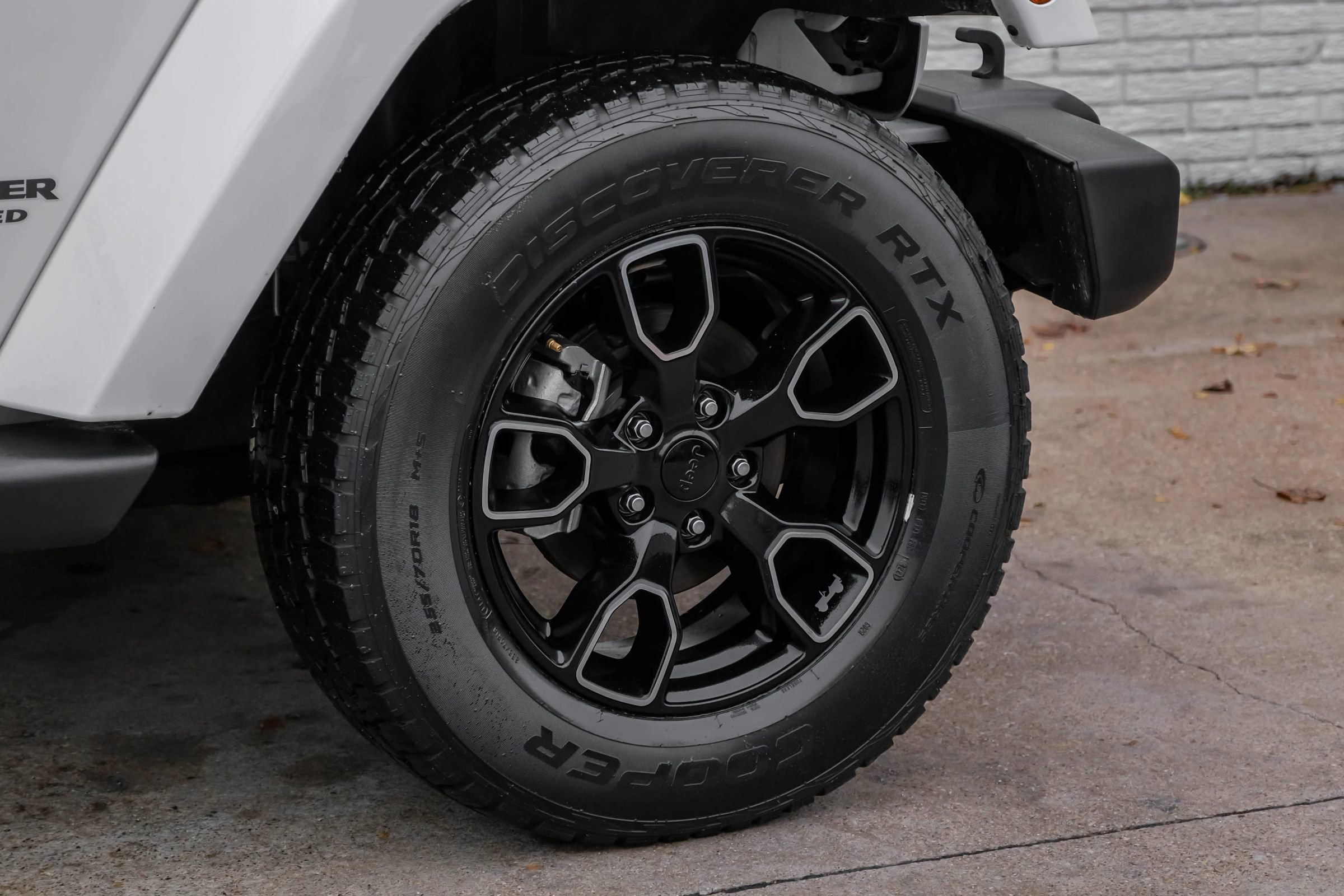 Used 2017 Jeep Wrangler Unlimited Sahara AWD/4WD image 47