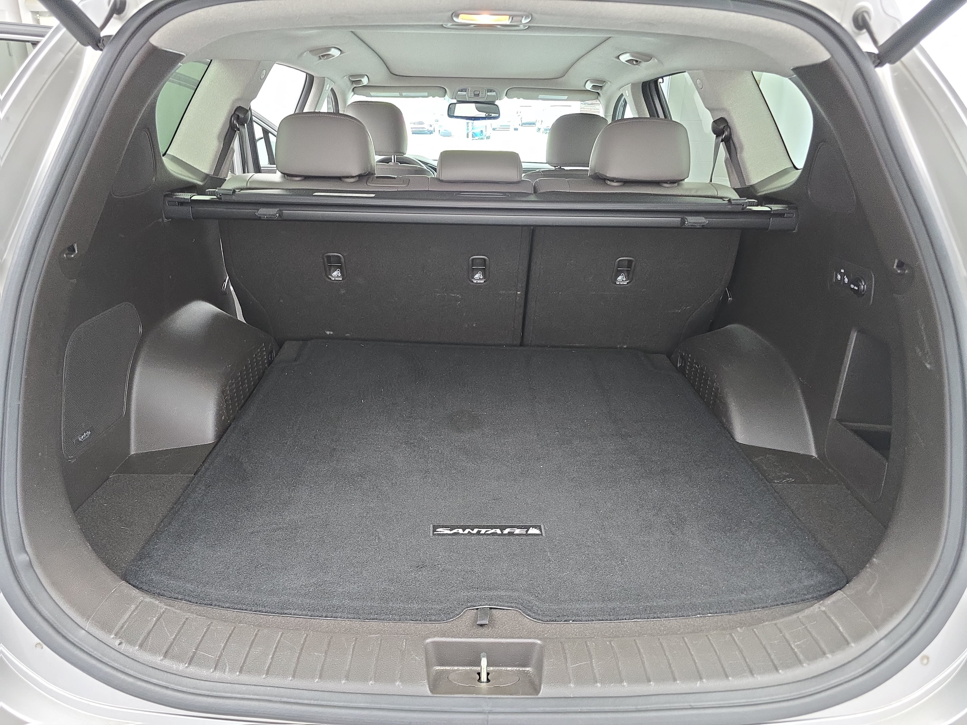 Used 2020 Hyundai Santa Fe Limited FWD image 12