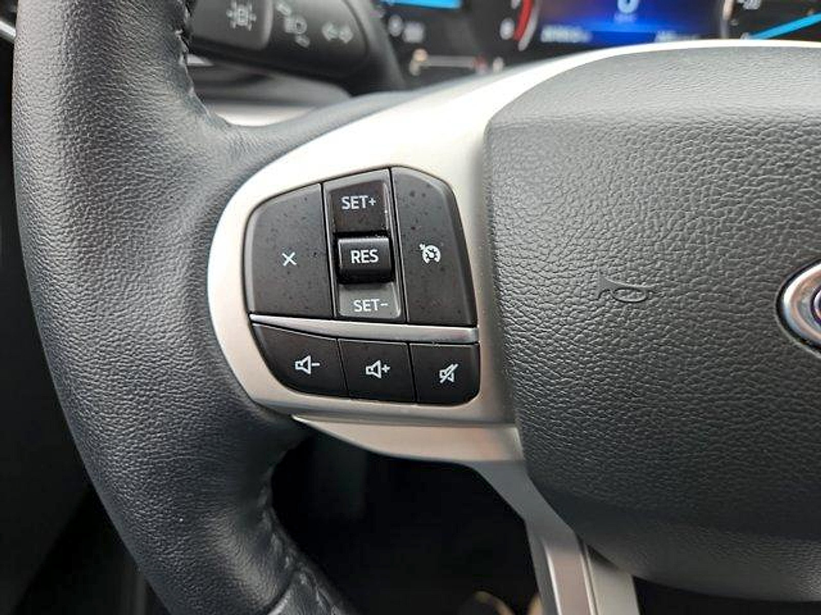 Certified 2023 Ford Explorer XLT w/ Equipment Group 202A AWD/4WD image 14