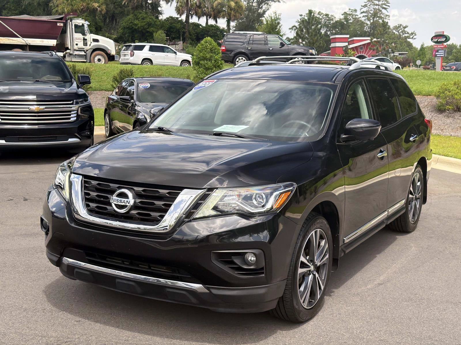 Used 2020 Nissan Pathfinder Platinum AWD/4WD image 10